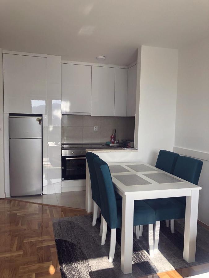 Apartman Victoria Lukavica Exteriér fotografie